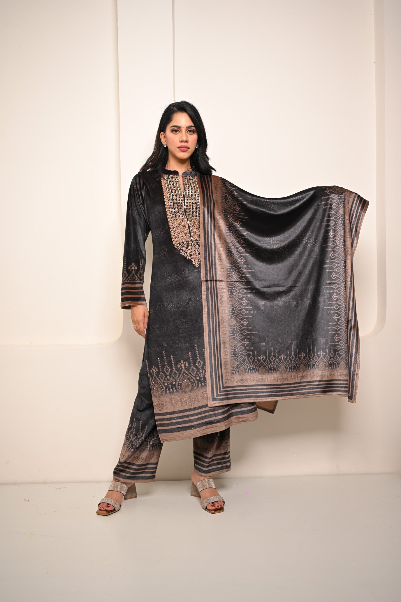 Mehek-e-Noir