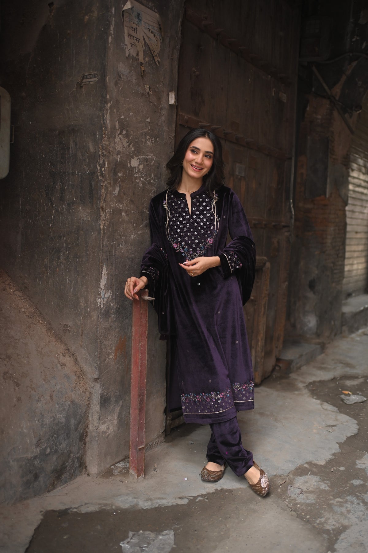 VELORA VELVET KURTA SET