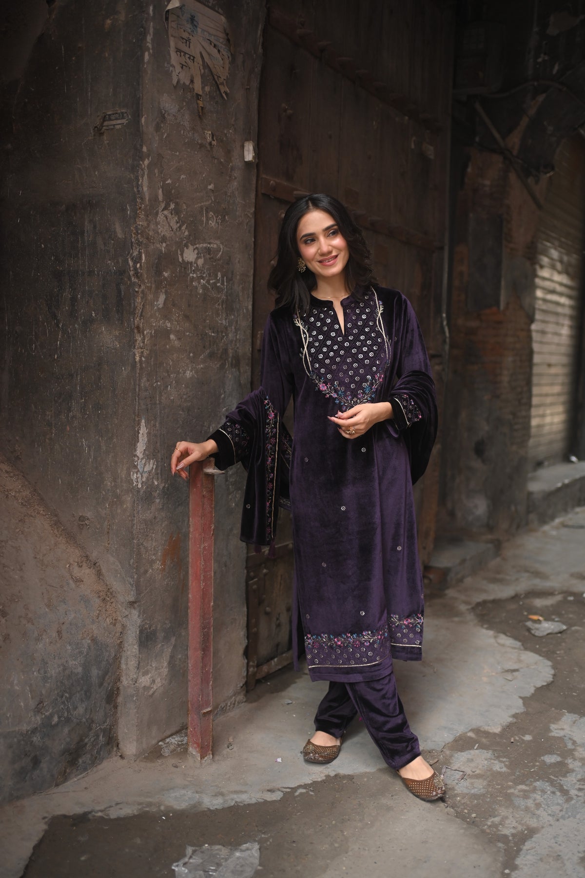 VELORA VELVET KURTA SET