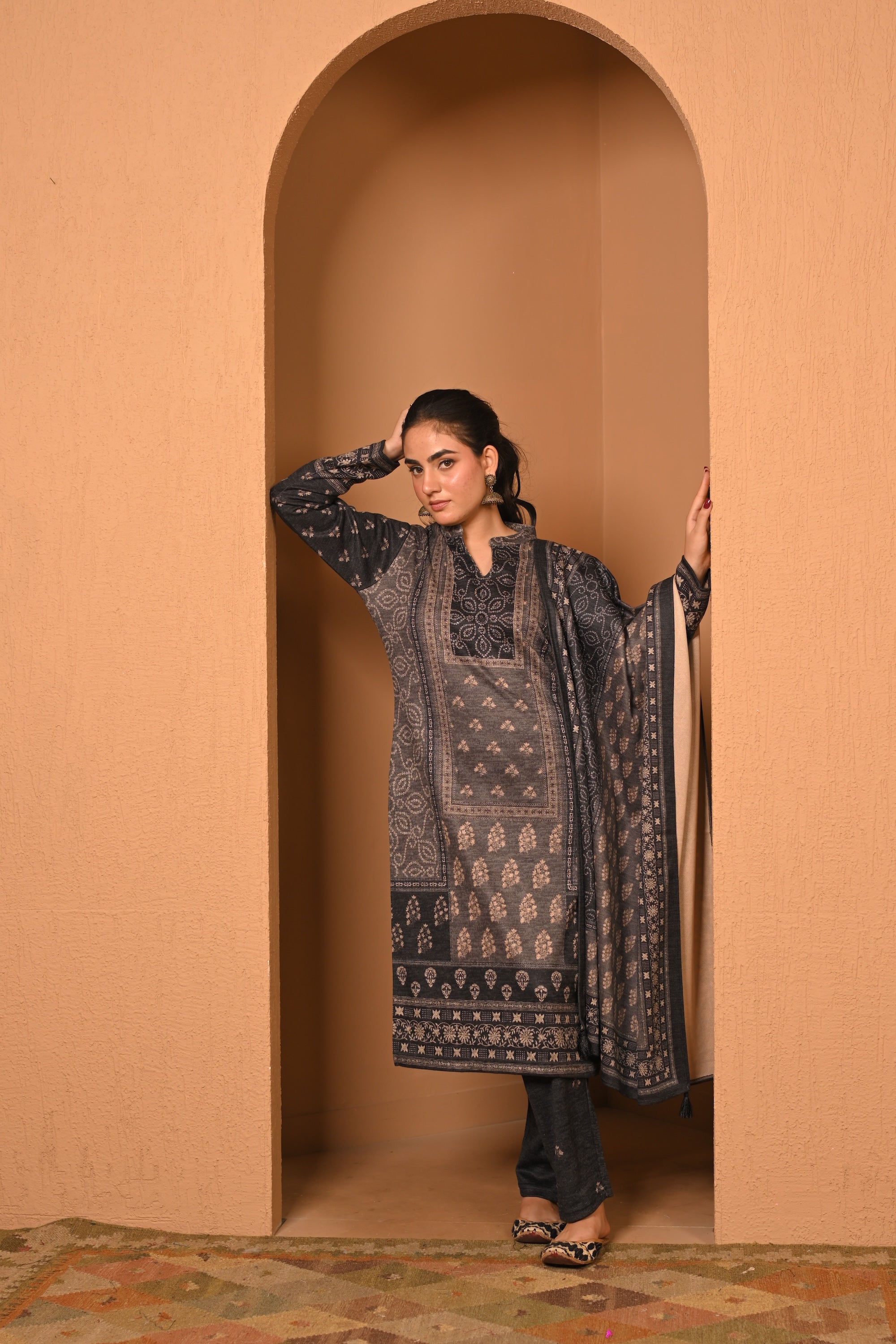 GREY BANDHANI PRINT KURTA SET